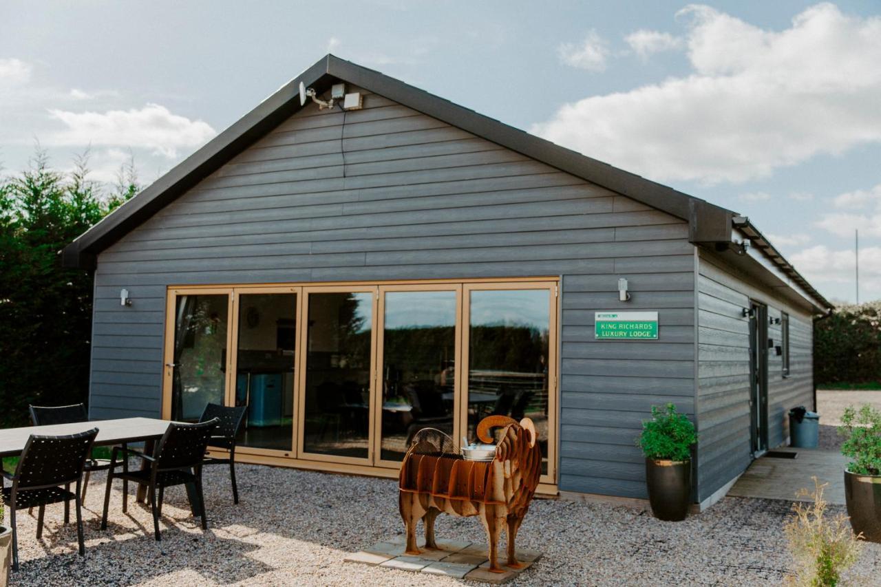 King Richard'S Luxury Lodge - Sleeps Up To 8 ,Dog Friendly ,Near Sherwood Forest At Fairview Farm In Nottingham Set In 88 Acres And Great For Groups,Family Gatherings,Corporate Events Exterior foto