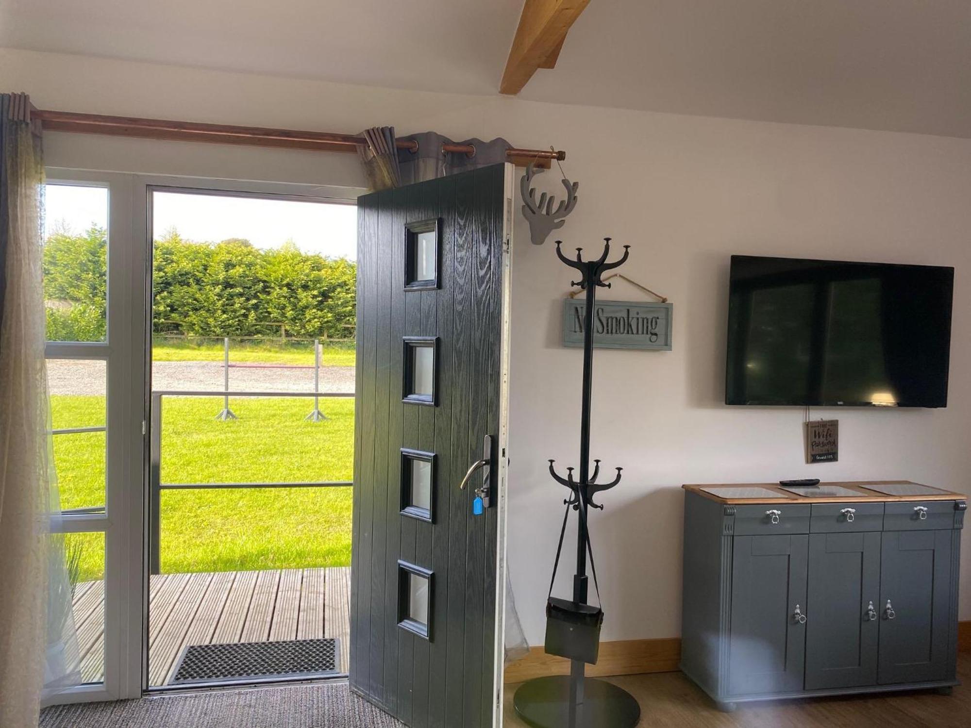 King Richard'S Luxury Lodge - Sleeps Up To 8 ,Dog Friendly ,Near Sherwood Forest At Fairview Farm In Nottingham Set In 88 Acres And Great For Groups,Family Gatherings,Corporate Events Exterior foto